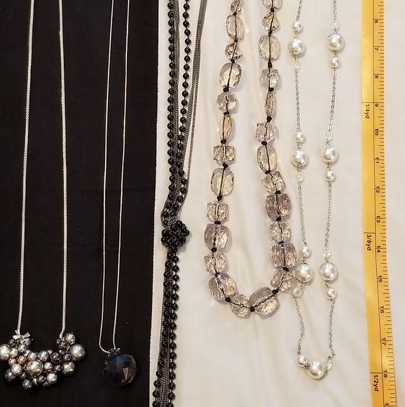 Assorted Casual Necklaces (5 pieces) - Picture 1 of 14